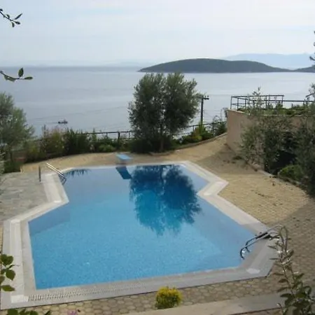 Nies Ananda Villa